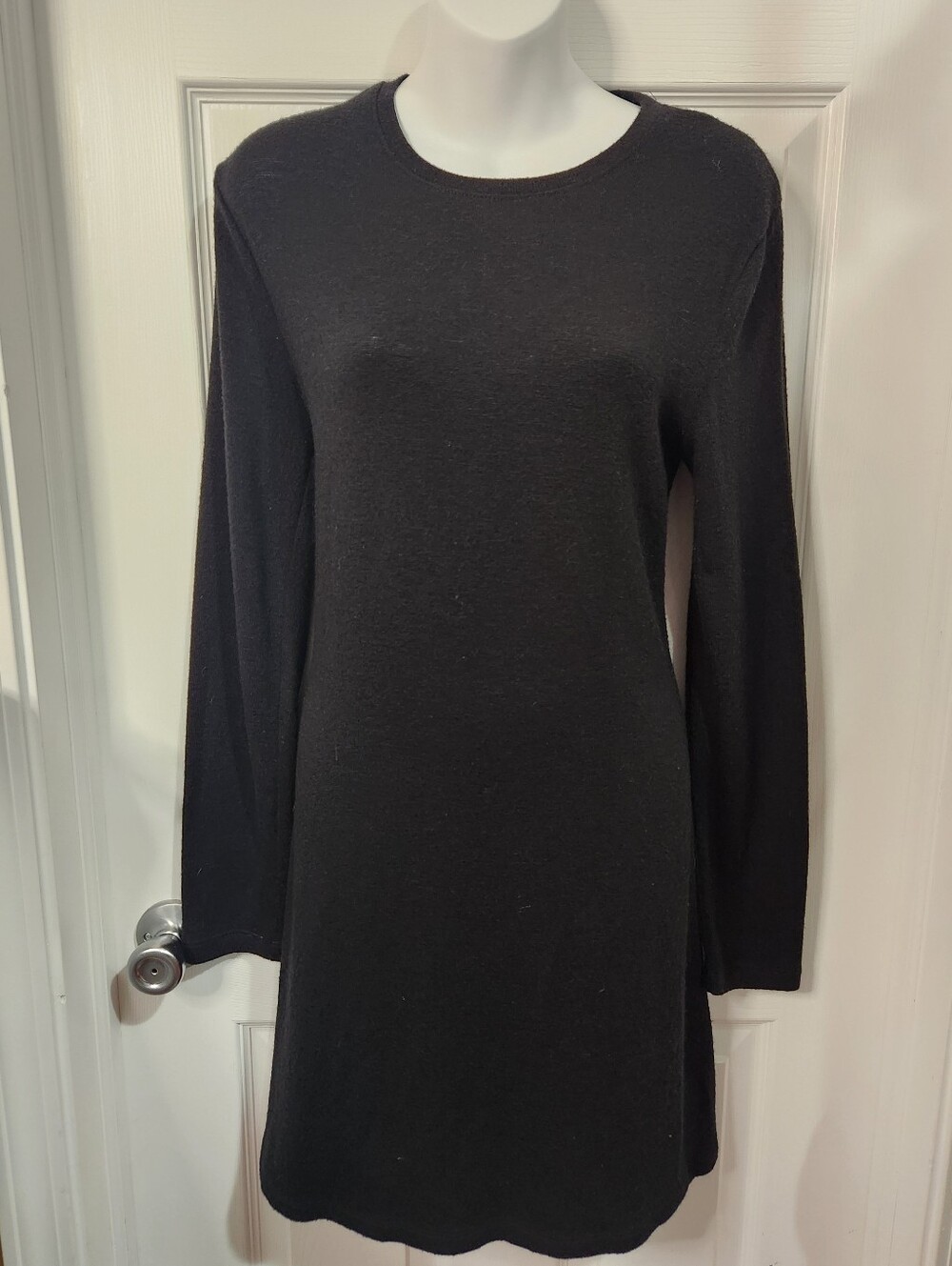 Zenana Outfitters Black Long-Sleeve Knit Shift Dress Size M